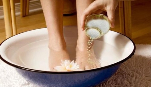 Tại sao nên ngâm chân? Hướng dẫn cách pha nước ngâm chân để bảo vệ sức khỏe
