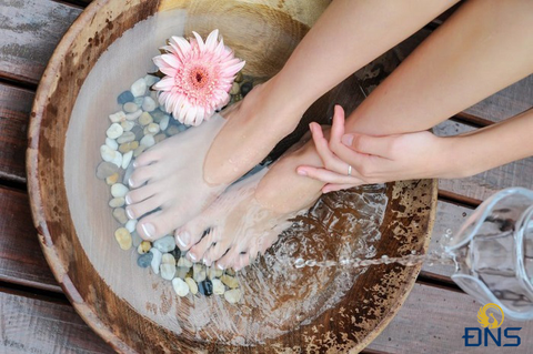Sử dụng máy massage chân kết hợp với bấm huyệt bàn chân trị bách bệnh có thật không?