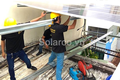 Hệ thống điện mặt trời hòa lưới 5kWp cho hộ gia đình anh Đỉnh tại Q.Tân Bình TP.HCM