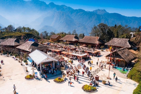 Combo Vé Cáp Treo Fansipan Và Ăn Tối Bản Mây