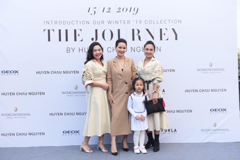 Bộ sưu tập 𝐓𝐇𝐄 𝐉𝐎𝐔𝐑𝐍𝐄𝐘 được đón nhận nồng nhiệt!