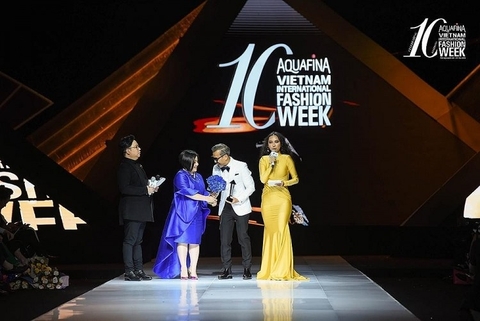 Chúc mừng anh Thuận Nguyễn - The Best Fashionisto - quý ông mặc đẹp và phong độ nhất! - Vietnam International Fashion Award 2019