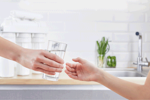 Máy Lọc Nước Không Dùng Điện Có Thật Sự An Toàn Không?