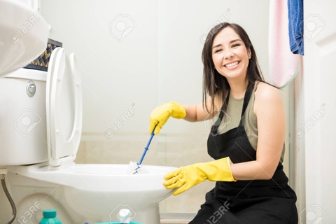 Phải xử lý thế nào khi bồn cầu tắc?