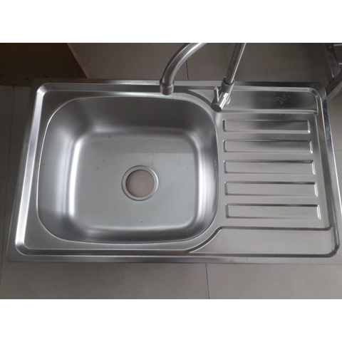 Bồn rửa chén bị đổ mồ hôi phải xử lý làm sao để hiệu quả