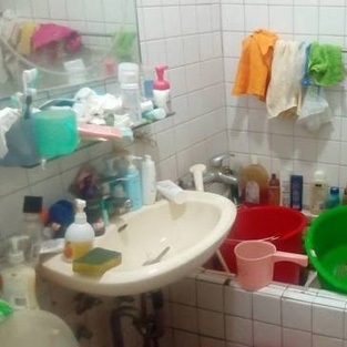 Những nguyên nhân khiến nhà tắm mau bẩn