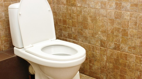 Mẹo hay mách bạn cách làm sạch bồn cầu bị ố vàng!!!