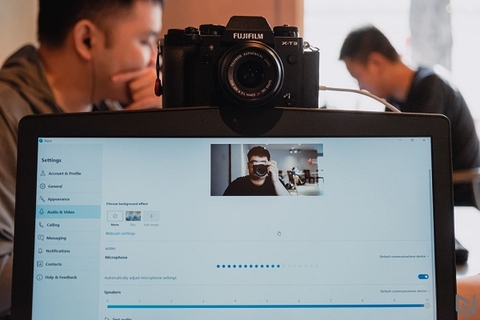 Mua phụ kiện gì để biến máy ảnh của bạn thành webcam chất lượng cao