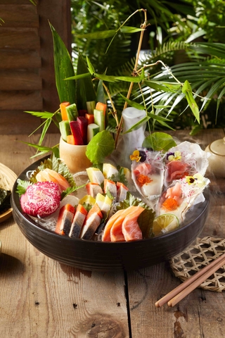 Sashimi tổng hợp ăn gỏi