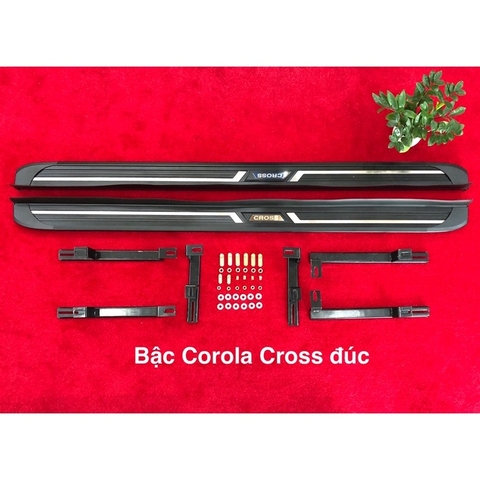 Bậc lên xuống TOYOTA CROSS đen đúc, bậc bước chân cross 2021 - 2025 mẫu đúc cao cấp