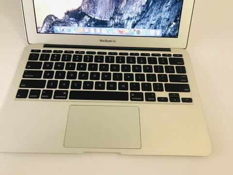 Macbook Air 11 2010, Core 2 Duo, Máy Siêu Mỏng, Rất Đẹp Nguyên Zin