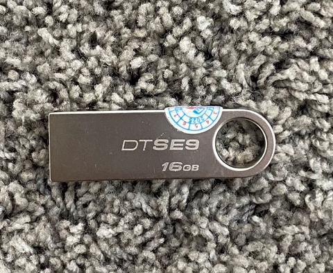 USB 16G kingston