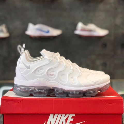 NIKE AIR VAPORMAX PLUS 'WHITE PLATINUM'
