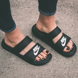 Dép Nike Benassi black