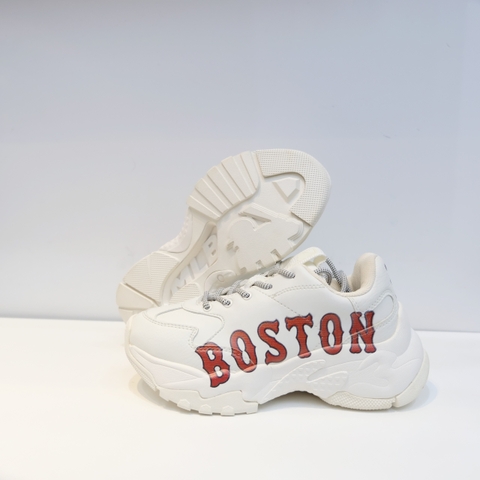 M.L.B Boston Red