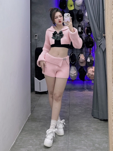 Áo len Weird Market x Barbe Pink