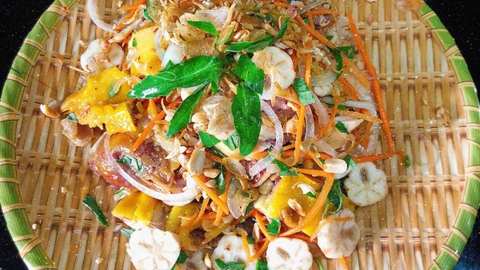 Cách làm gỏi gà ủ muối với măng cụt và rau củ thơm ngon lạ miệng ăn là mê