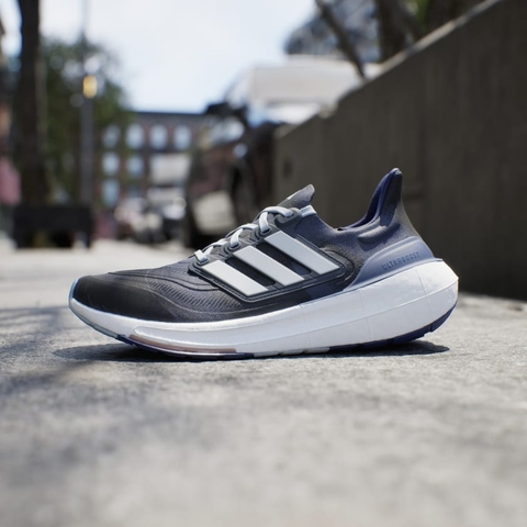 Giày chạy bộ nam adidas ULTRABOOST LIGHT - IE1752