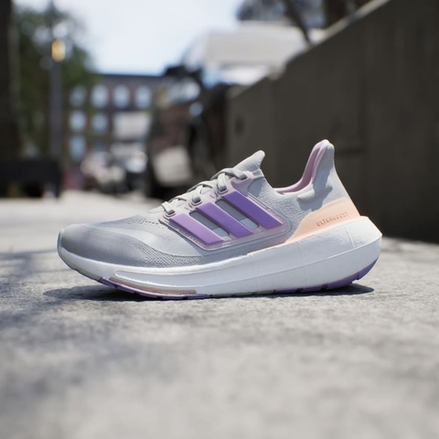 Giày chạy bộ nữ adidas ULTRABOOST LIGHT - IE1762