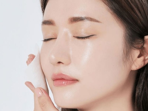 3 tips dưỡng ẩm đúng cách hô biến làn da thô ráp trở nên căng bóng, mịn màng