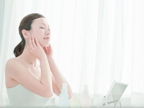 Tìm hiểu về phương pháp massage nâng cơ mặt đang thịnh hành gần đây
