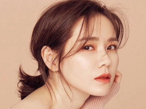Bí quyết giữ làn da tươi trẻ ở tuổi U40 của SON YE JIN