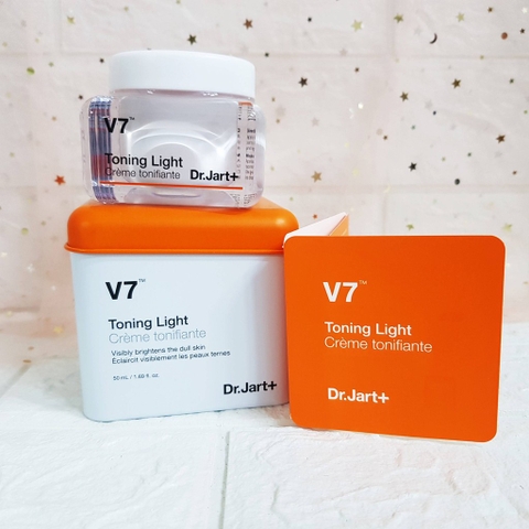 KEM DƯỠNG TRẮNG VÀ TÁI TẠO DA V7 TONING LIGHT HÀN QUỐC