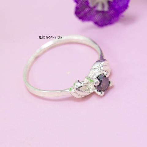 Nhẫn Bạc Nữ Phong Thủy Đá Đen N2409040121