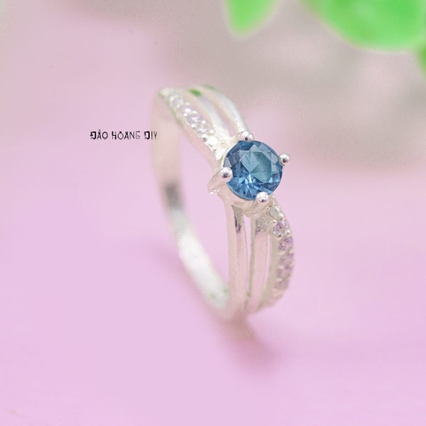 Nhẫn Bạc Nữ Phong Thủy Đá Xanh Dương N2409050028