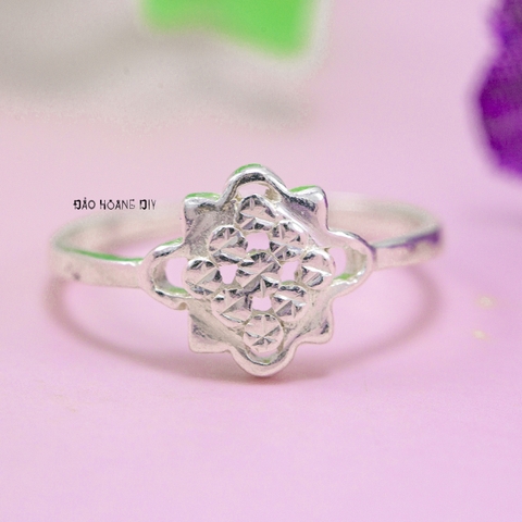 Nhẫn Bạc Trẻ Em Chạm Khắc Tỉ Mỉ N2409040045