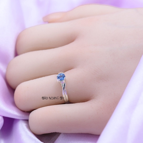 Nhẫn Bạc Nữ Phong Thủy Đá Xanh Dương N2409060003