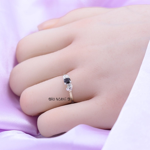 Nhẫn Bạc Nữ Phong Thủy Đá Đen N2409040121