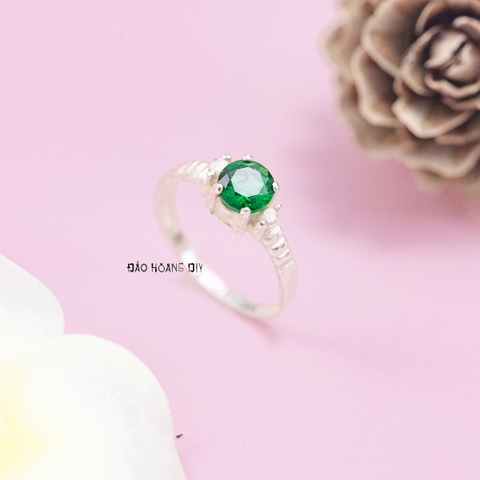 Nhẫn Bạc Trẻ Em Gắn Đá Màu Xanh Lá N2409040067