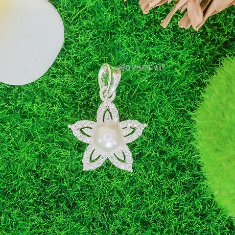 Mặt Dây Chuyền Bạc Nữ Hoa 5 Cánh Đính Đá Nhụy Ngọc Trai Nhỏ Xinh M2412170112