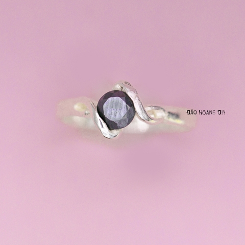 Nhẫn Bạc Trẻ Em Gắn Đá Màu Đen N2409040066