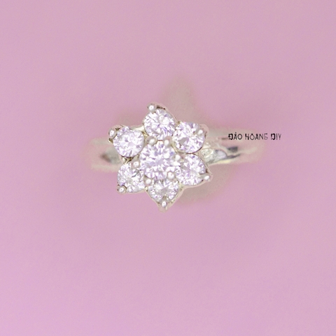 Nhẫn Bạc Trẻ Em Hình Bông Hoa Đính Đá N2409040040