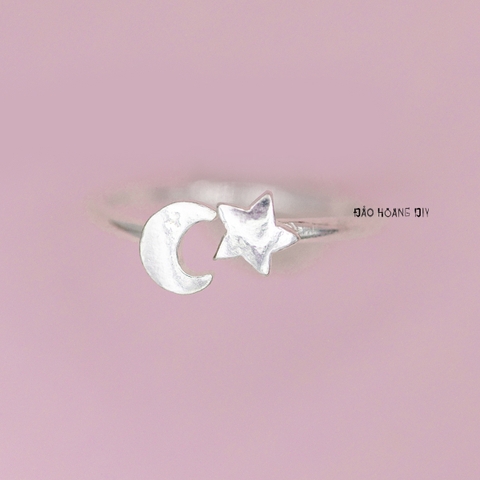 Nhẫn Bạc Trẻ Em Hình Trăng Sao N2409040059