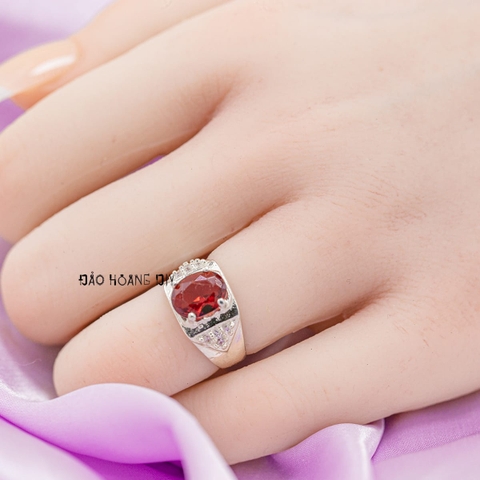 Nhẫn Bạc Trẻ Em Cho Bé Trai Đá Oval Đỏ Nổi Bật N2412070019