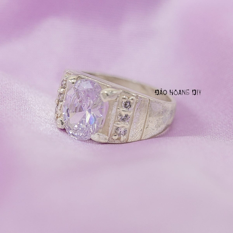 Nhẫn Bạc Trẻ Em Cho Bé Trai Đá Oval Trắng N2412070020