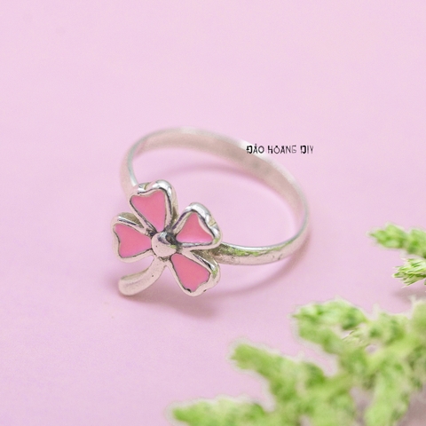 Nhẫn Bạc Trẻ Em Hình Cỏ 4 Lá Màu Hồng N2409040027