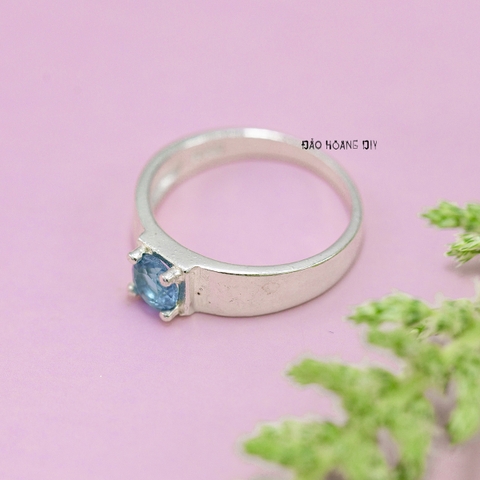 Nhẫn Bạc Trẻ Em Bé Trai Gắn Đá Chủ Xanh Dương N2409040073