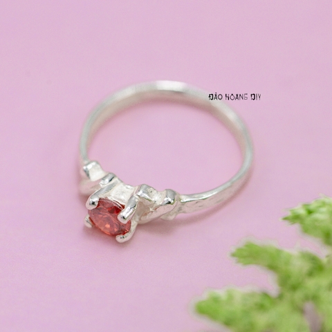 Nhẫn Bạc Trẻ Em Gắn Đá Màu Cam N2409040060