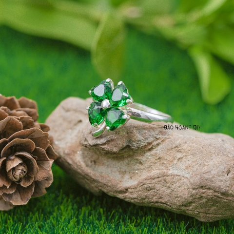 Nhẫn Bạc Nữ Phong Thủy Đá Xanh Ngọc Hình Cỏ 4 Lá N2409050021