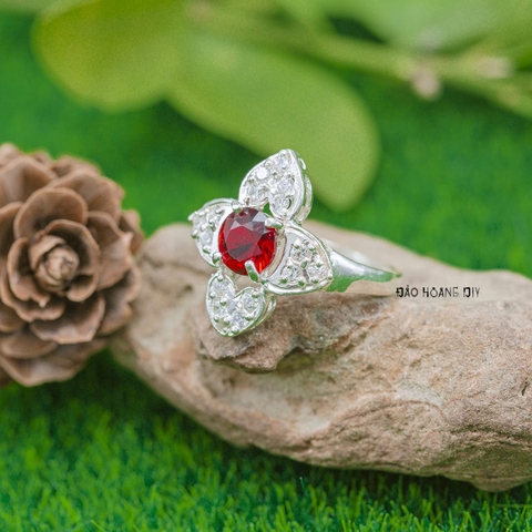 Nhẫn Bạc Nữ Phong Thủy Đá Đỏ N2409040106
