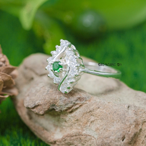Nhẫn Bạc Nữ Phong Thủy Đá Xanh Ngọc N2409050020