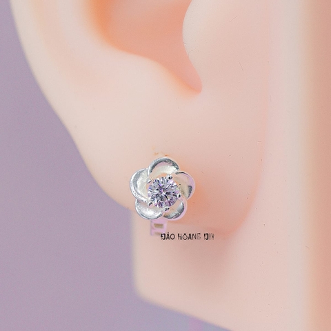 Bông Tai Bạc Nữ S925 Khong Tròn Hoa 5 Cánh Trơn Xoáy Nhỏ Xinh H2410280011