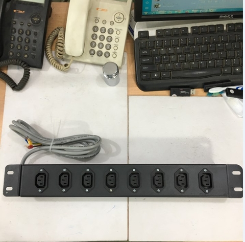 Thanh Phân Phối Nguồn Điện PDU Rack Mount 19 inch 1U 8 Way IEC C13 Công Suất Max 16A to Đầu Cos Nối Dây Plug Power Cord 3x1.5mm Length 1.8M