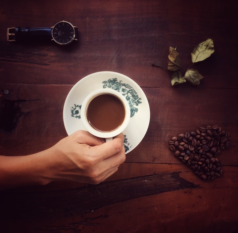 Đối với phụ nữ, uống cà phê điều độ sẽ rất có lợi cho sức khỏe, ngăn ngừa được một số bệnh bao gồm cả bệnh Alzheimer và bệnh tim.