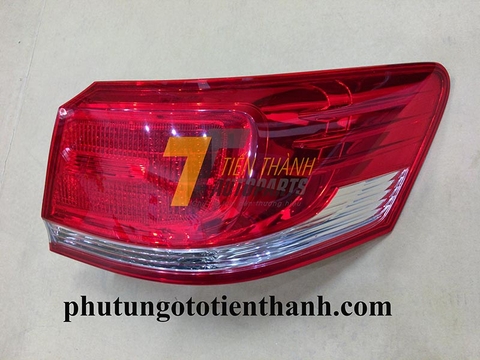 Đèn hậu ngoài Camry 2.4 2010 (RH) VN - TW