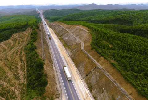 Đề xuất 7.000 tỷ đồng mở rộng cao tốc Cam Lộ - La Sơn lên 4 làn xe